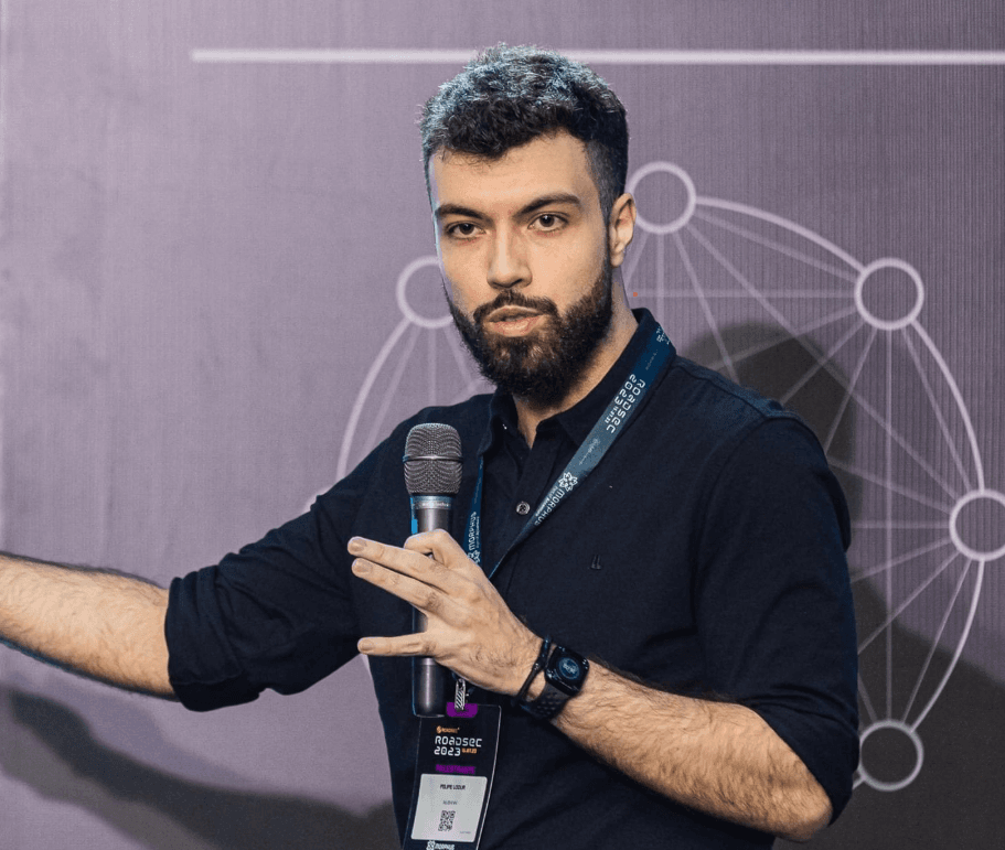 Felipe Lodur speaking at a conference